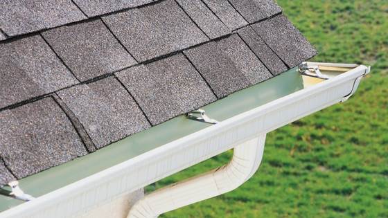 The last thing you want in your new home is a drainage problem. Here's how to check for any serious issues.